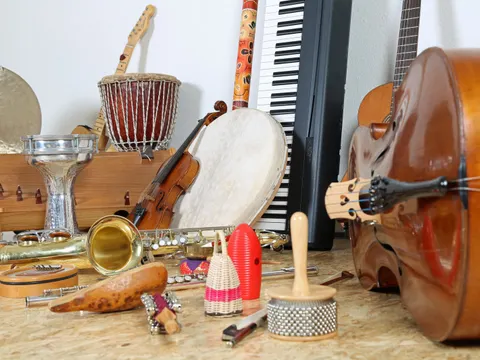 Viele_Musikinstrumente