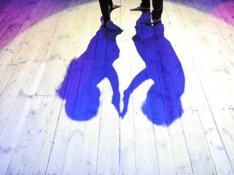Schatten_von_Tänzern