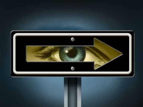 zunkunftsweisender Blick, Auge in einem Pfeil auf einem Schild abgebildet