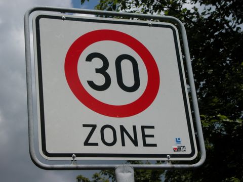 Verkehrsschild Tempo-30-Zone