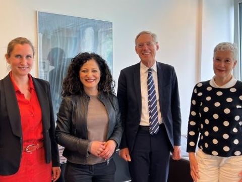 Gruppenfoto mit der Senatorin