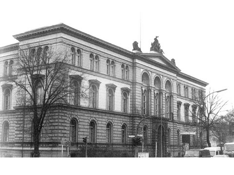 Gerichtsgebäude