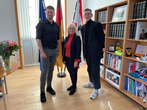 HJAV_Vorstand_und_Senatorin_Iris_Spranger