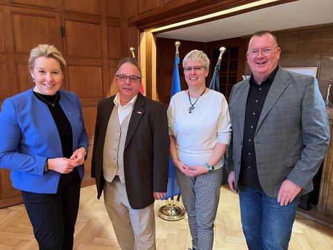 Frau Senatorin Franziska Giffey, Herr Stefan Koch, Frau Claudia Lemke, Herr Thomas Hutchison