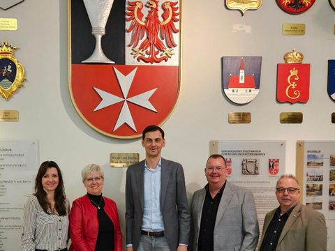 Von links: Frau Jenny Wodrich, Frau Claudia Lemke, BzBm Herr Martin Hikel, Herr Thomas Hutchison, Herr Stefan Koch