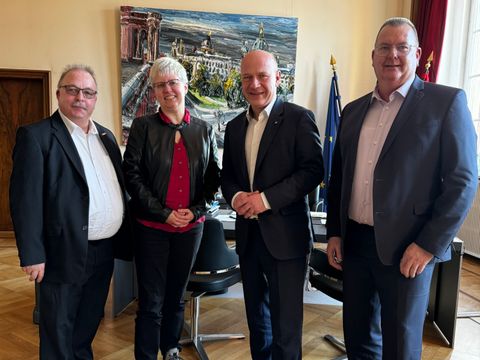 von links: Herr Stefan Koch, Frau Claudia Lemke, Herr Kai Wegner, Herr Thomas Hutchison