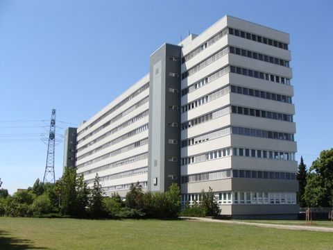 Dienstgebäude - Allee der Kosmonauten