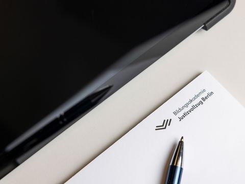 Schreibutensilien der Bildungsakademie