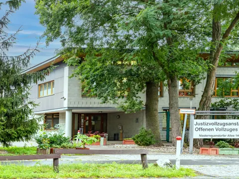Niederneuendorfer Allee