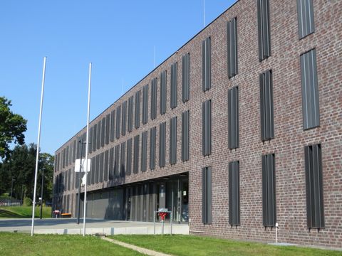 Eingang_Robert-von-Ostertag