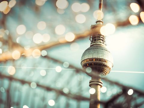 Fernsehturm mit Lichtern