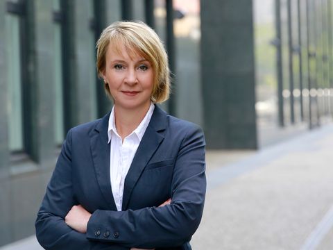 Carola Zarth