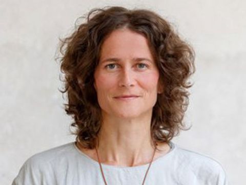 Dr. Cornelia Auer