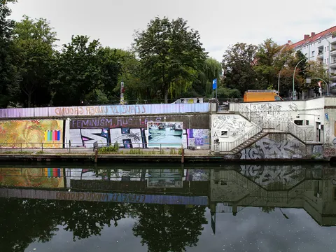 Blick auf die Anlegestelle und die Kunstbrücke am Wildenbruch