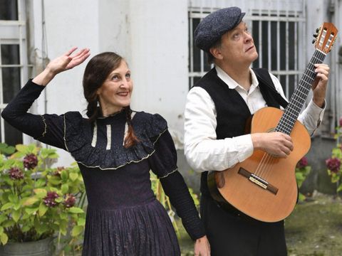 Sylvia Tazberik als Liese und Michael Kornmacher als Hans