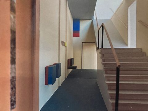 Entwurf „‘Fenster in die Vergangenheit‘ – Schichtungen in die Gegenwart – Kunst als Kommentar“ von Volker Henze, Realisierungsempfehlung, Auswahlverfahren Amtshaus Buchholz, Auslober: Bezirksamt Pankow von Berlin, 2023 (Bild: Volker Henze)