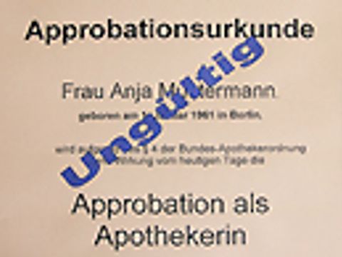 Approbationsurkunde mit Aufschrift "Ungültig"