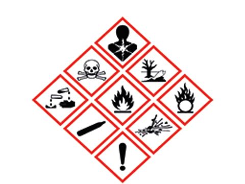 Eine Übersicht der verschiedenen Gefahrstoff-Symbole