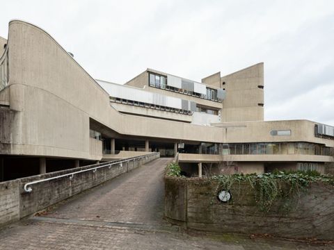 Institut für Hygiene und Mikrobiologie, Eingang Krahmerstraße (Bild: Landesdenkmalamt Berlin, Anne Herdin)
