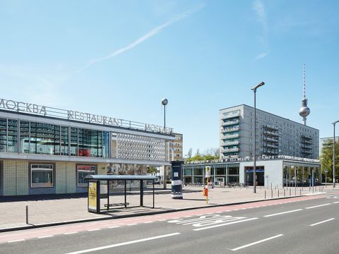 Blick in die Karl-Marx-Allee (2. Bauabschnitt)