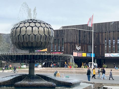 Forum und Eingangsbereich des FEZ-Berlin