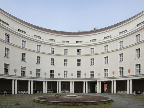 Lancaster House, Fehrbelliner Platz 4