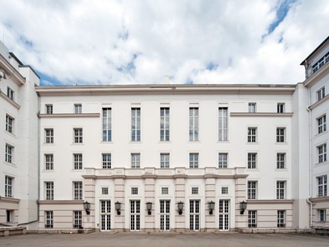 Lancaster House, Fehrbelliner Platz 4 (Bild: Landesdenkmalamt Berlin, Wolfgang Bittner)