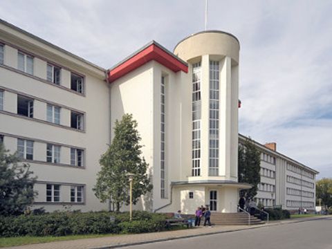 Verwaltungsbau SMAD