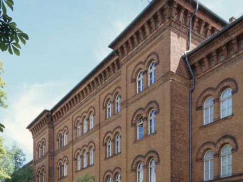 Ehem. Hauptkadettenanstalt, heute u.a. Bundesarchiv