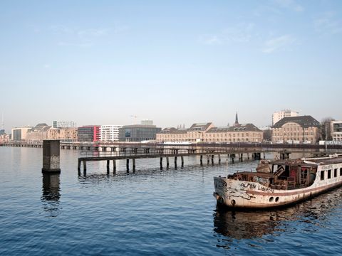 Zoll- und Grenzsteg in der Spree am Osthafen