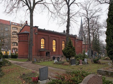 Außenaufnahme der Friedhofskapelle, 2009