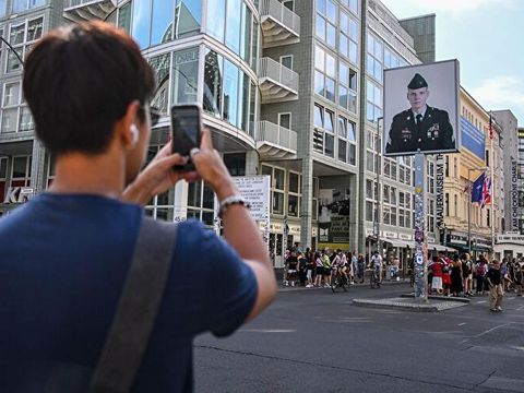 Foto vom Erinnerungs-Ort Checkpoint Charlie