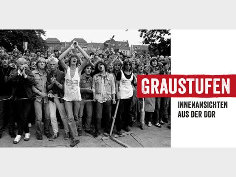 Titelbild: Graustufen - Innenansichten aus der DDR (Bild: Museum Pankow / Foto: Jürgen Hohmuth / zeitort)