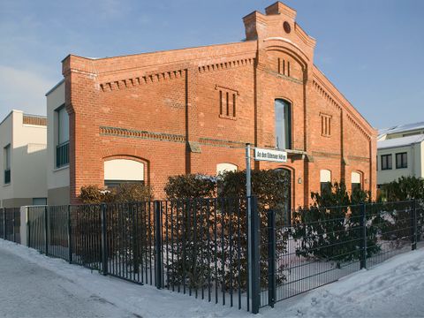 Historische Hallenfassade des ehemaligen Vieh- und Schlachthofes nach Sanierung des Areals, 2012