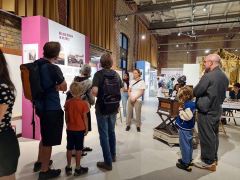 Familienführung durch die Ausstellung "Musica di strada"