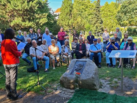 Einweihung der Gedenktafel für den Journalisten und Schriftsteller Heinz Knobloch am 24.07.2026