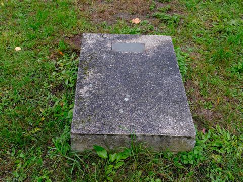Gedenkstein - Oktoberrevolution (Bild: Ralf Drescher)