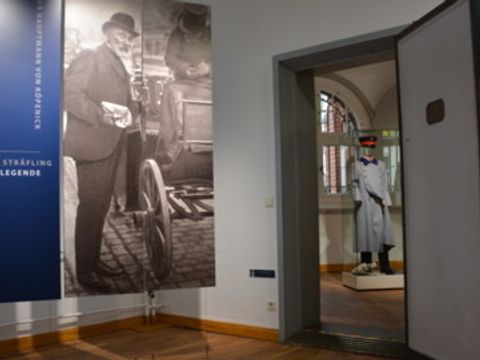 hauptmann_ausstellung_im_rathaus_koepenick
