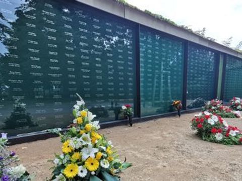 Begräbnisstätte und Erinnerungsort auf dem Friedhof Altglienicke