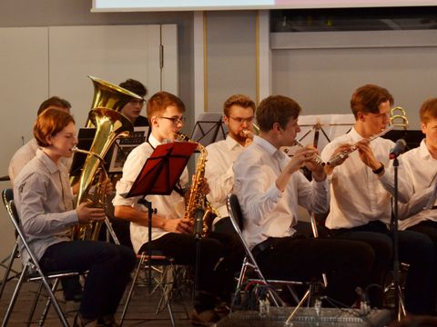 Blasorchester beim besonderen Kunstfestkonzert