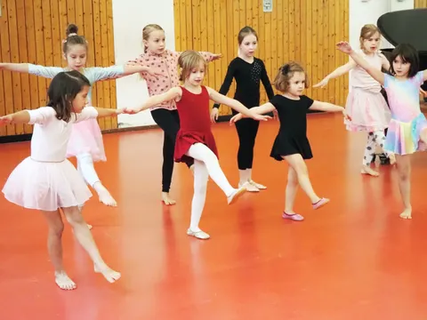 Kreativer Kindertanz
