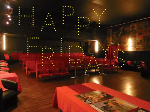 Bali-Kino mit Schriftzug