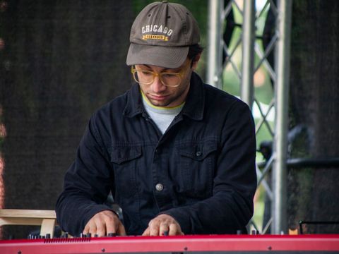 Mann am Keyboard