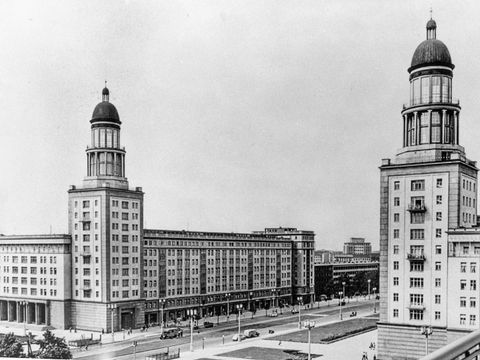 Two tower buildings at Frankfurter Tor