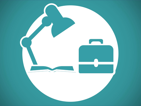 Illustration zeigt eine Tischlampe, offenes Buch und eine Tasche