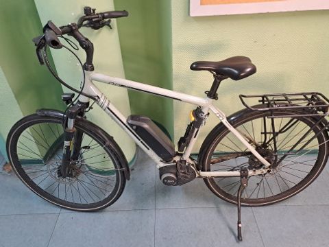 Weißes E-Bike
