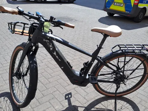 Schwarzes E-Bike