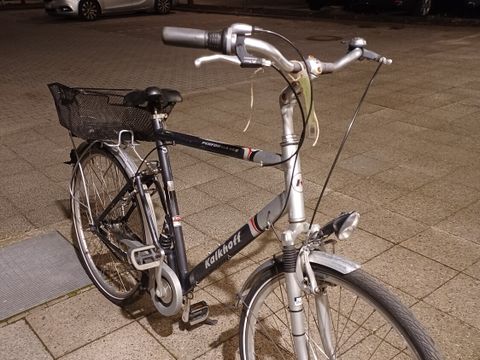 Anthrazit-silbernes Herrenfahrrad