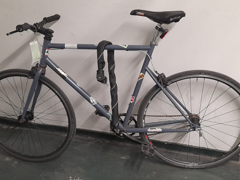 Blaugraues Herrenfahrrad