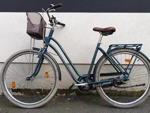 Blaues Damenfahrrad